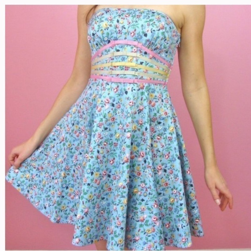 BETSEY JOHNSON DELIGHT SATEEN BLUE FLORAL DRESS - Size 0